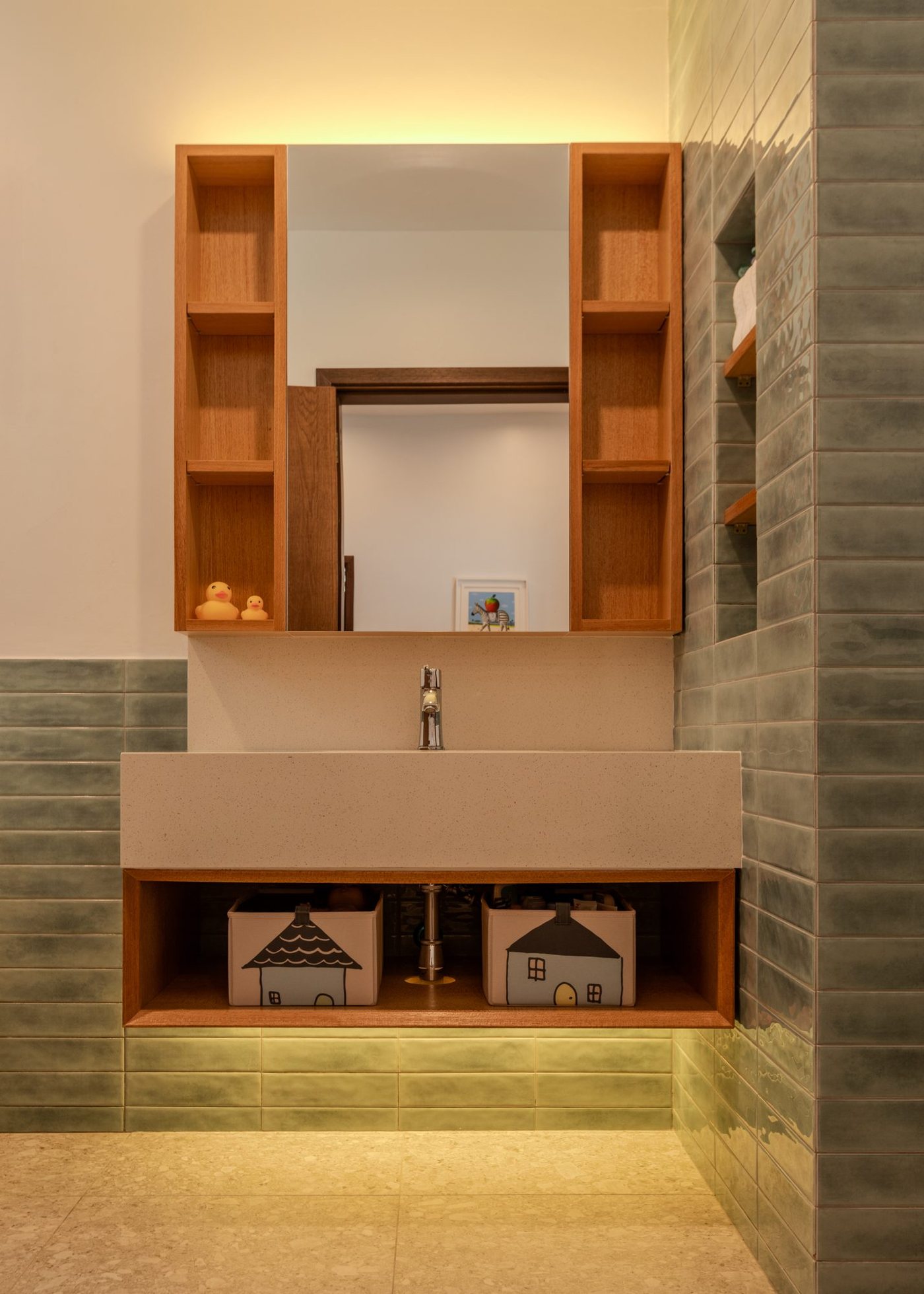 PJ House, Petaling Jaya, Selangor, bedroom cabinetry by Kraff (photo 3 of 4)