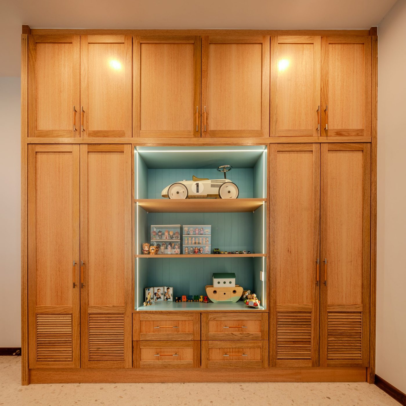 PJ House, Petaling Jaya, Selangor, bedroom cabinetry by Kraff (photo 2 of 4)