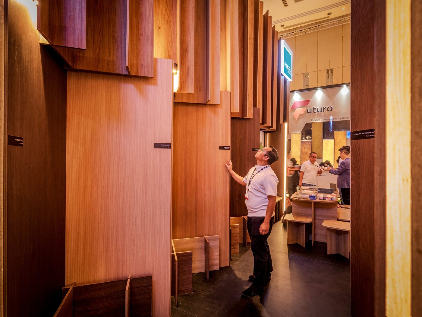 The Interlocking Panel, KLCC Convention Center, Hall 10, booth installation by Kraff (photo 2 of 8)