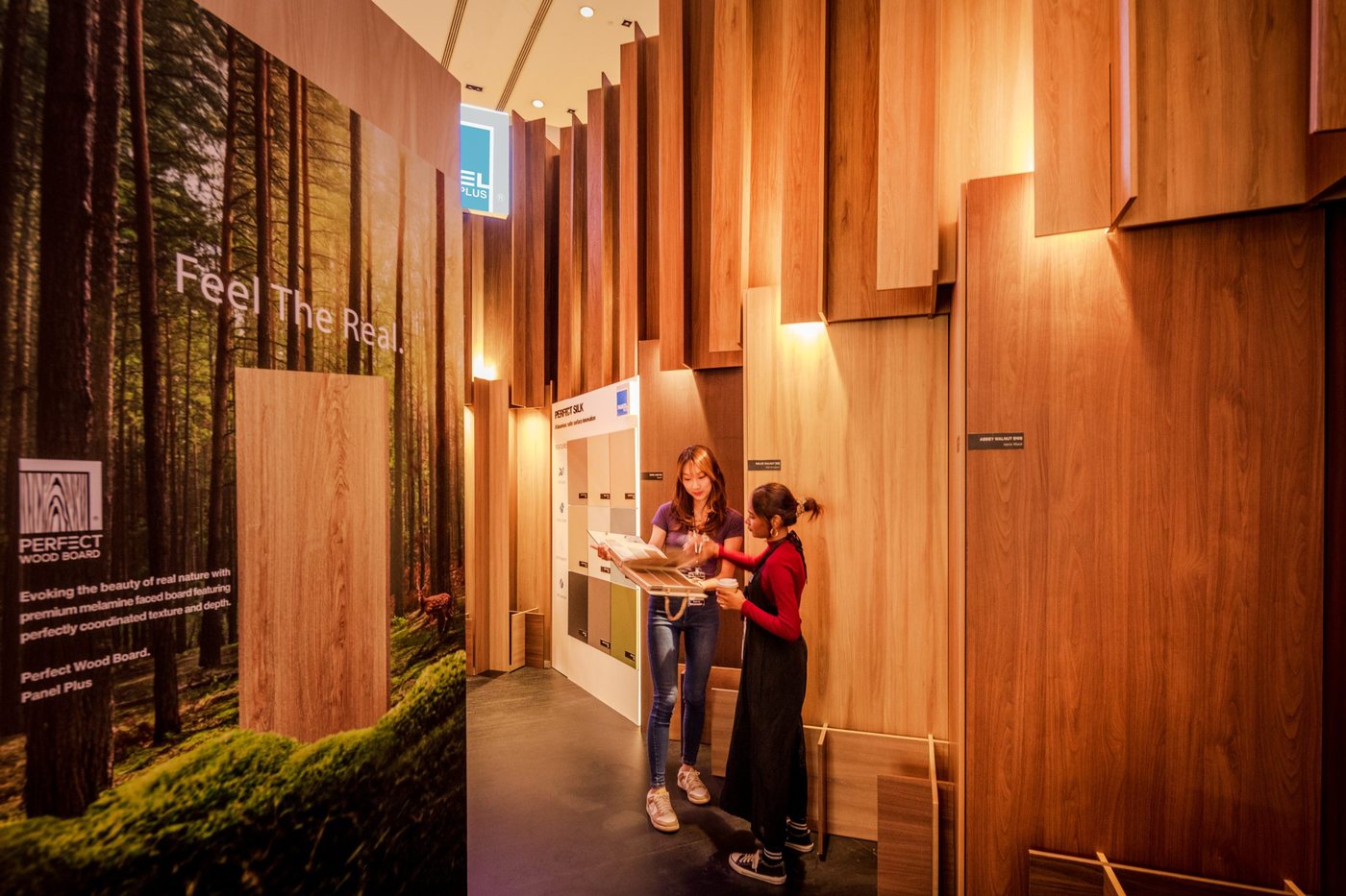 The Interlocking Panel, KLCC Convention Center, Hall 10, booth installation by Kraff (photo 4 of 8)